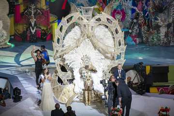 El diseñador teldense Nauzet Afonso vuela con éxito en el Carnaval capitalino (Foto TA)